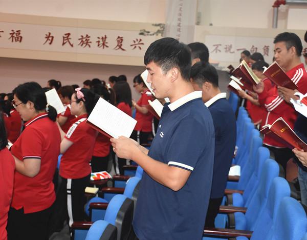 小萝莉泰国度假